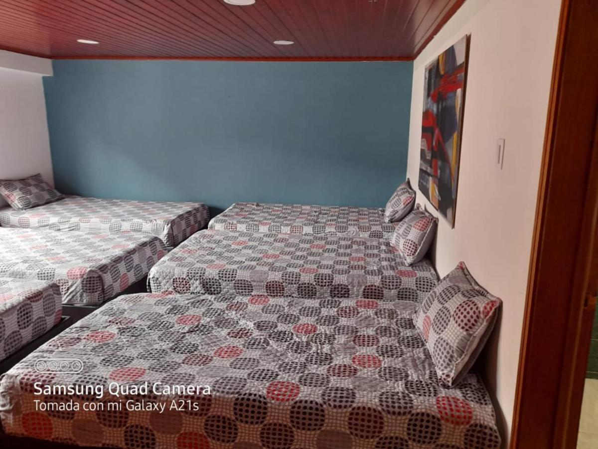 Acogedor Hostal Usaquen La Parada Del Tren Богота Екстер'єр фото